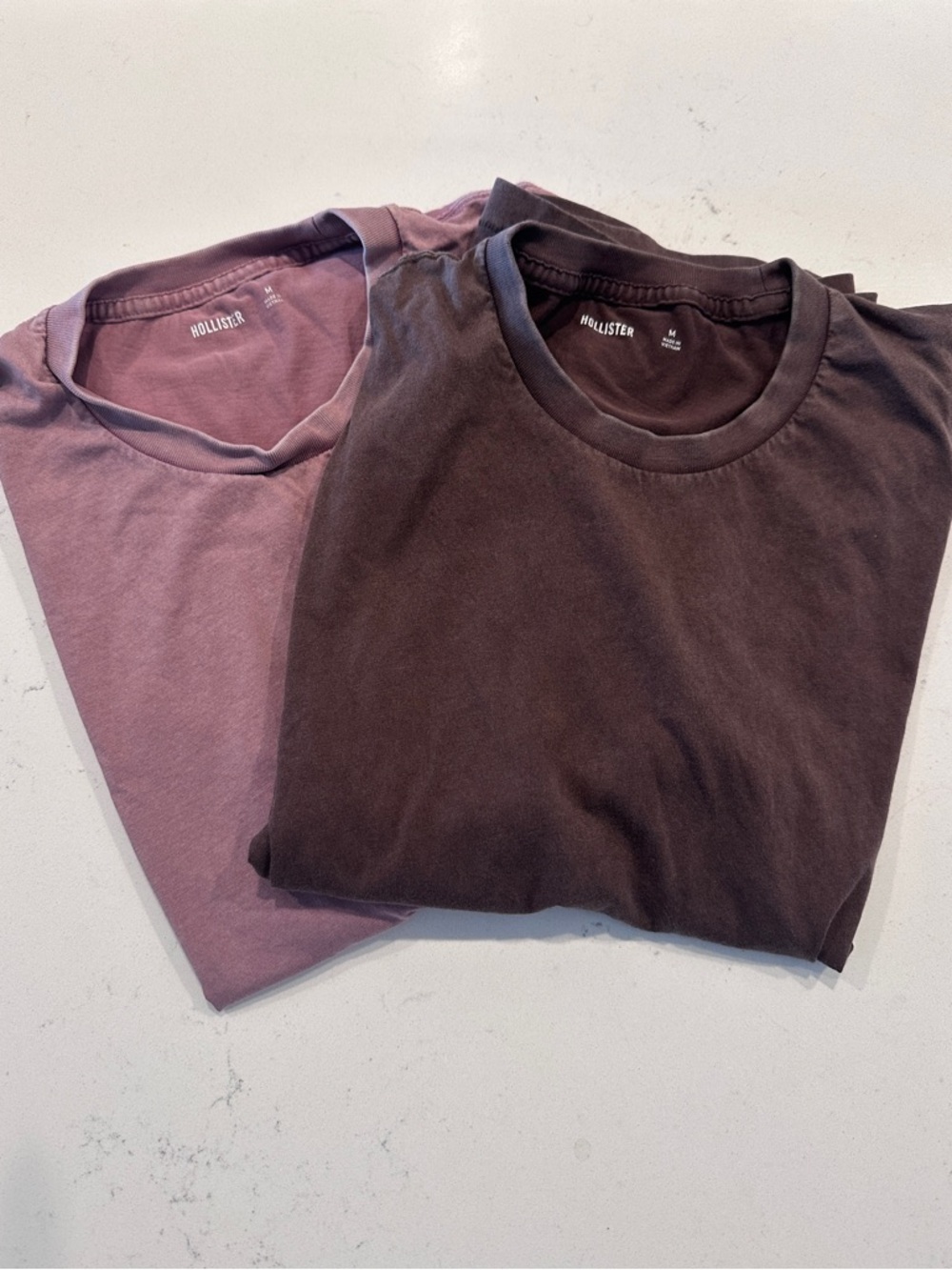 Hollister Men's Short Sleeve Plain Crew Tees in Mauve and Brown